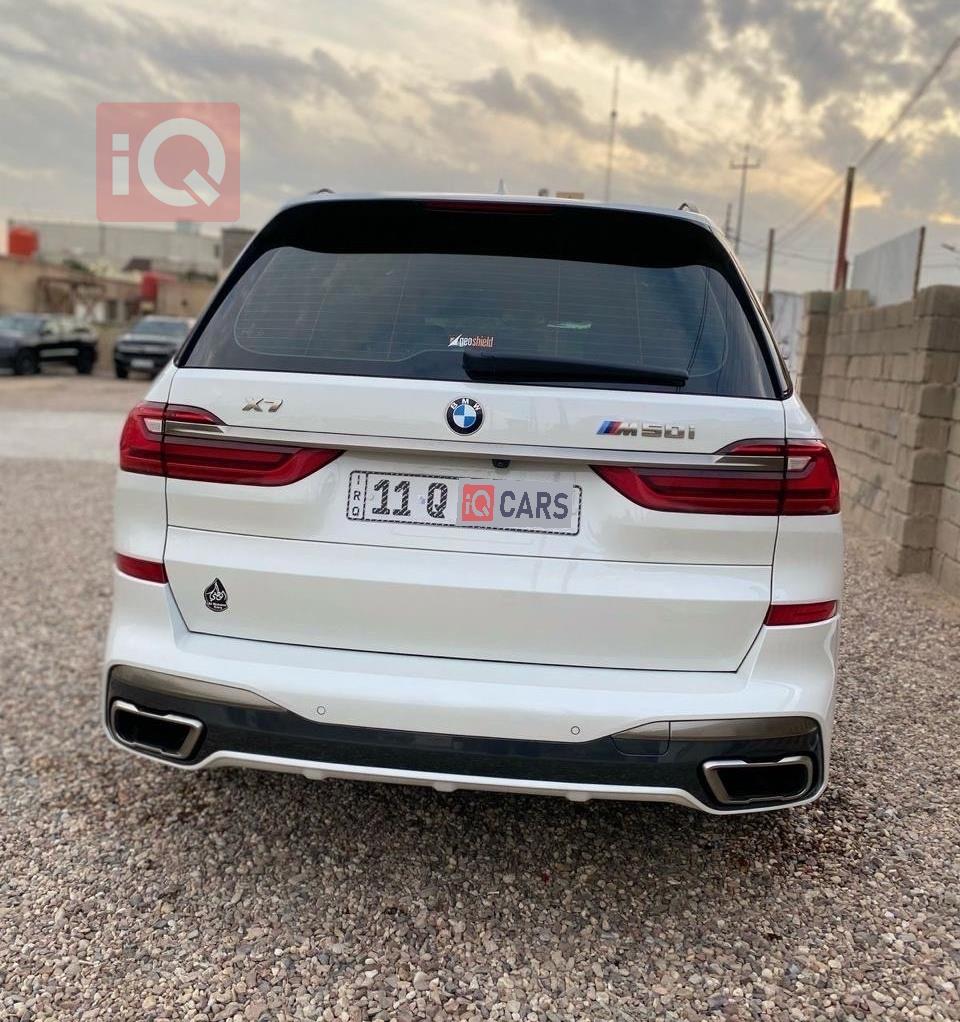 بی ئێم دەبڵیو X7